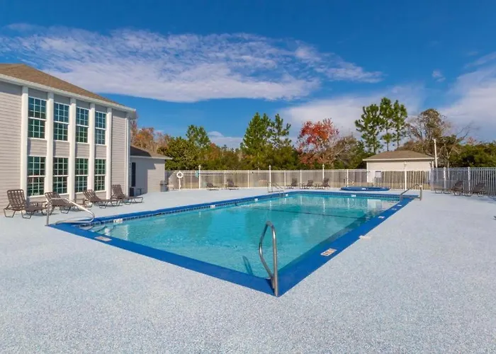 2br/2ba Full W/ Pool & Gym, Sleeps 6 Gulf Shores
